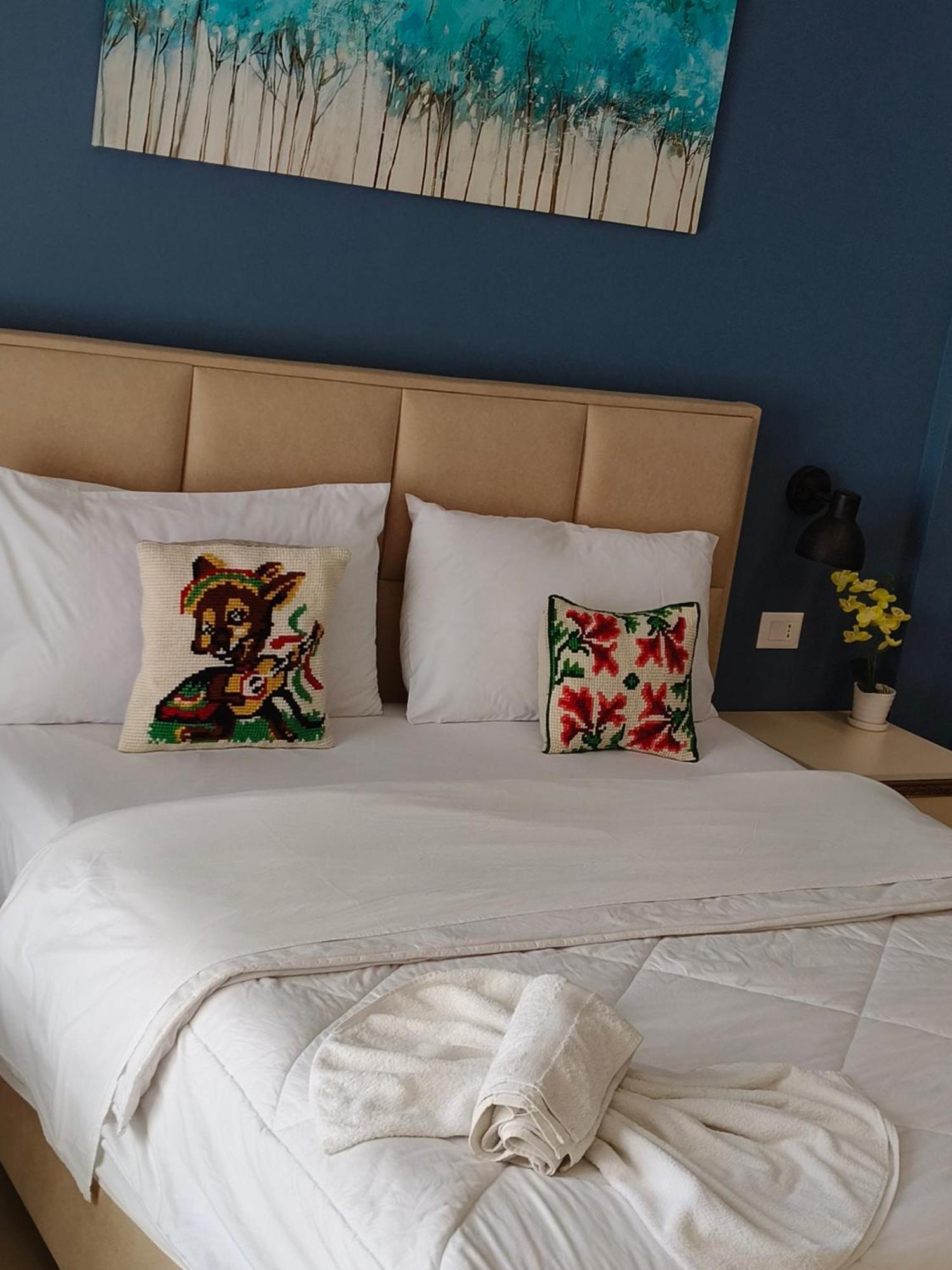 Ajilin Hotel Rooms Korcza Pokój zdjęcie