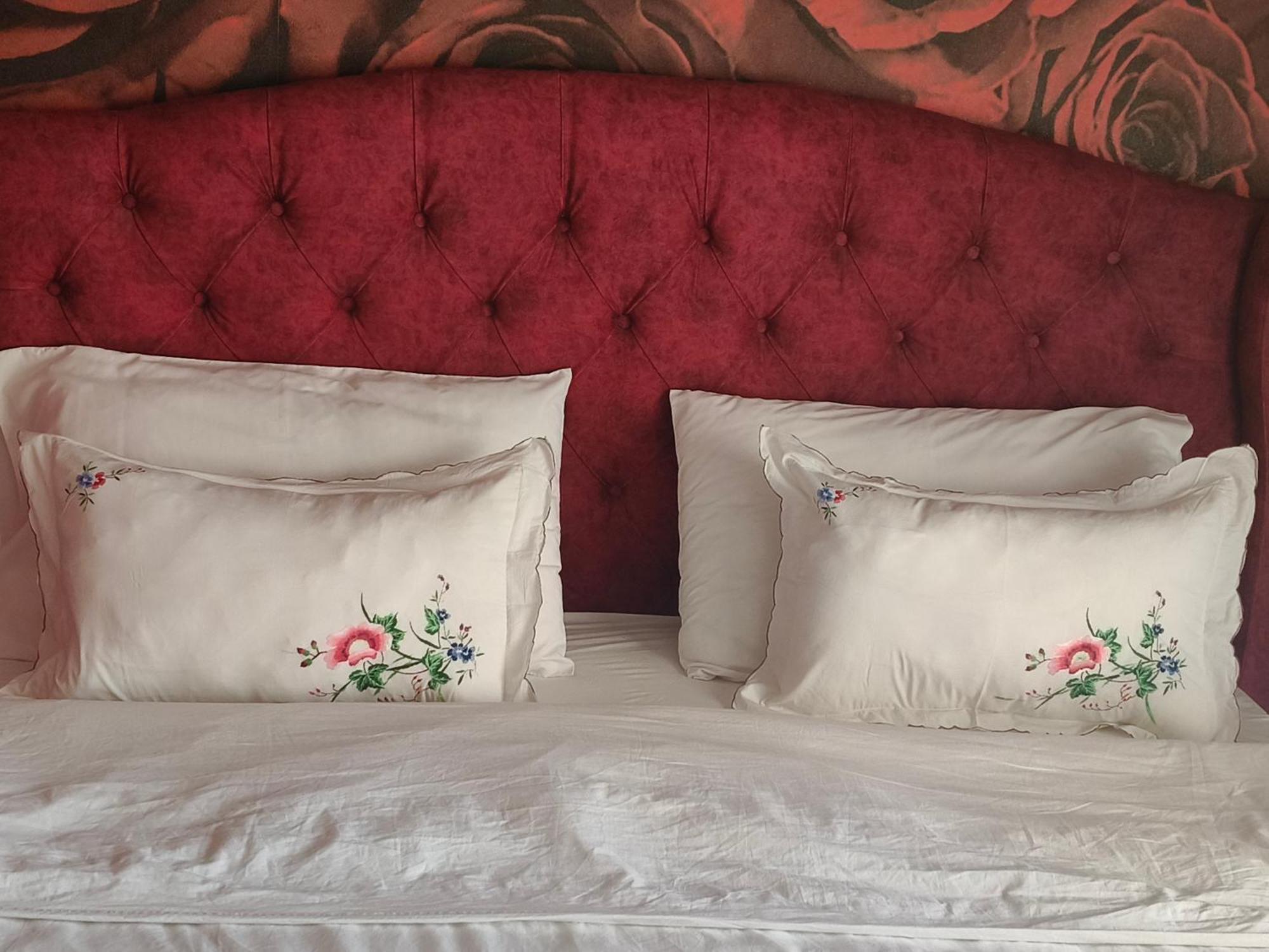 Ajilin Hotel Rooms Korcza Pokój zdjęcie