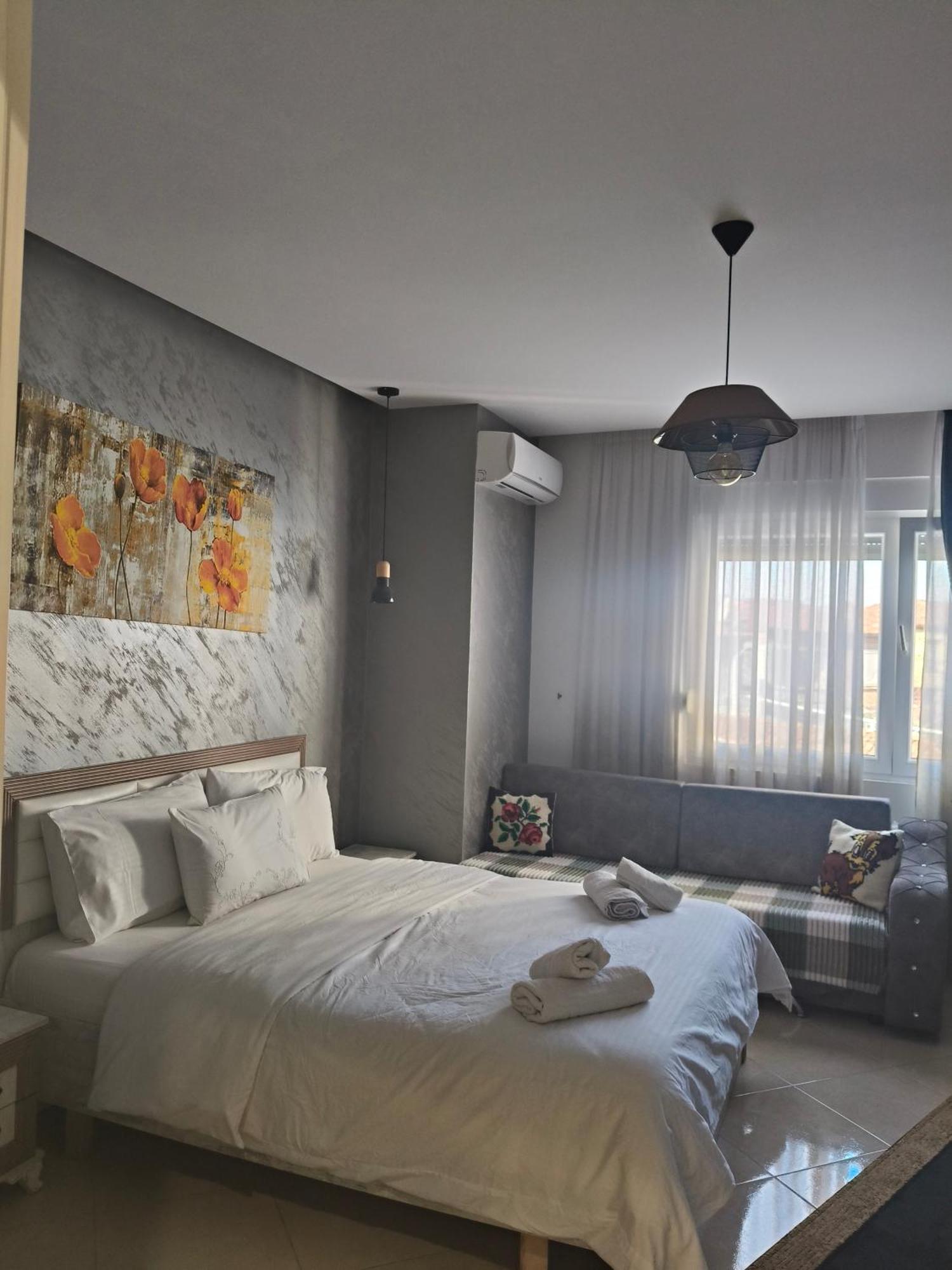 Ajilin Hotel Rooms Korcza Pokój zdjęcie
