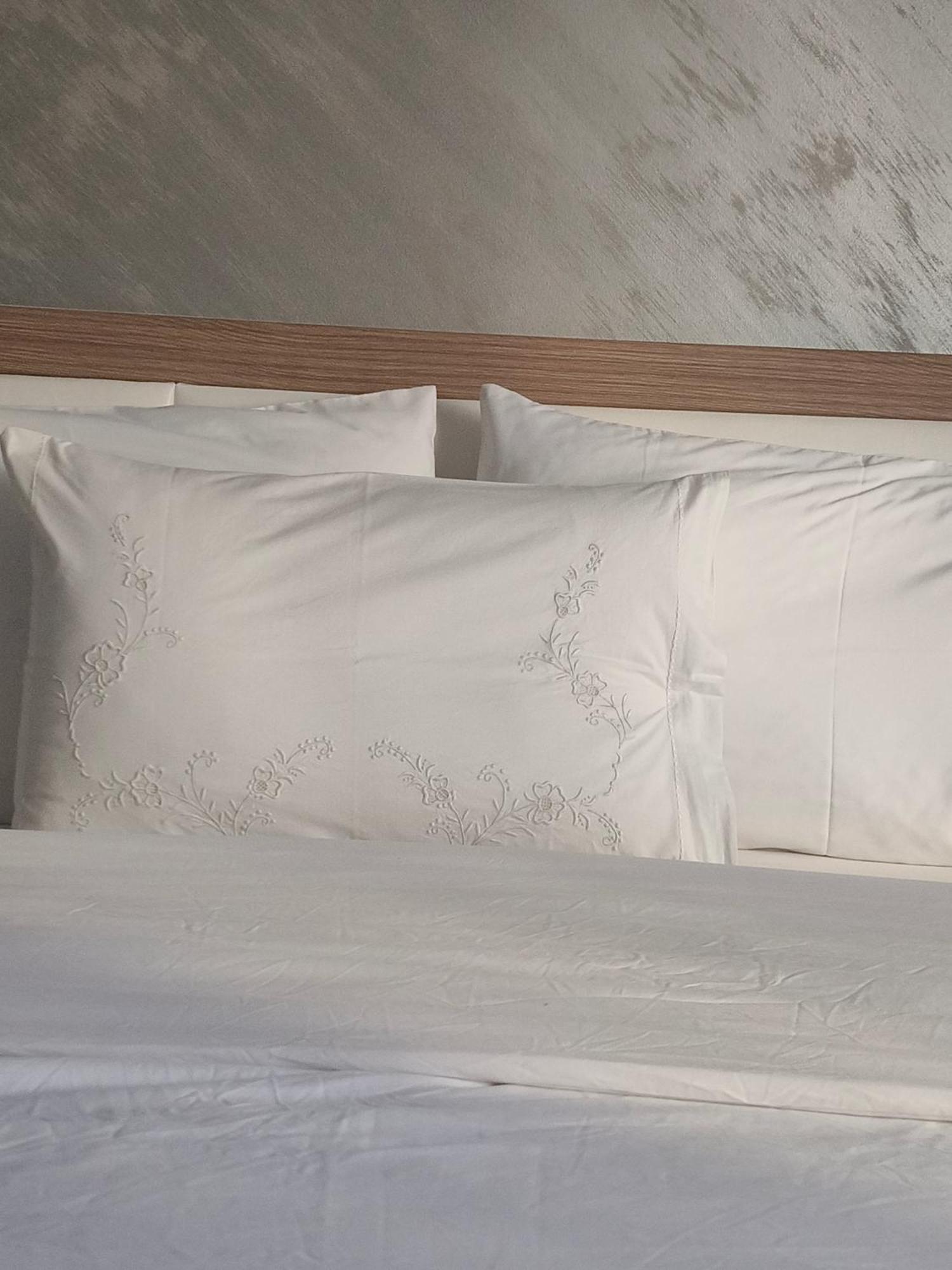 Ajilin Hotel Rooms Korcza Pokój zdjęcie
