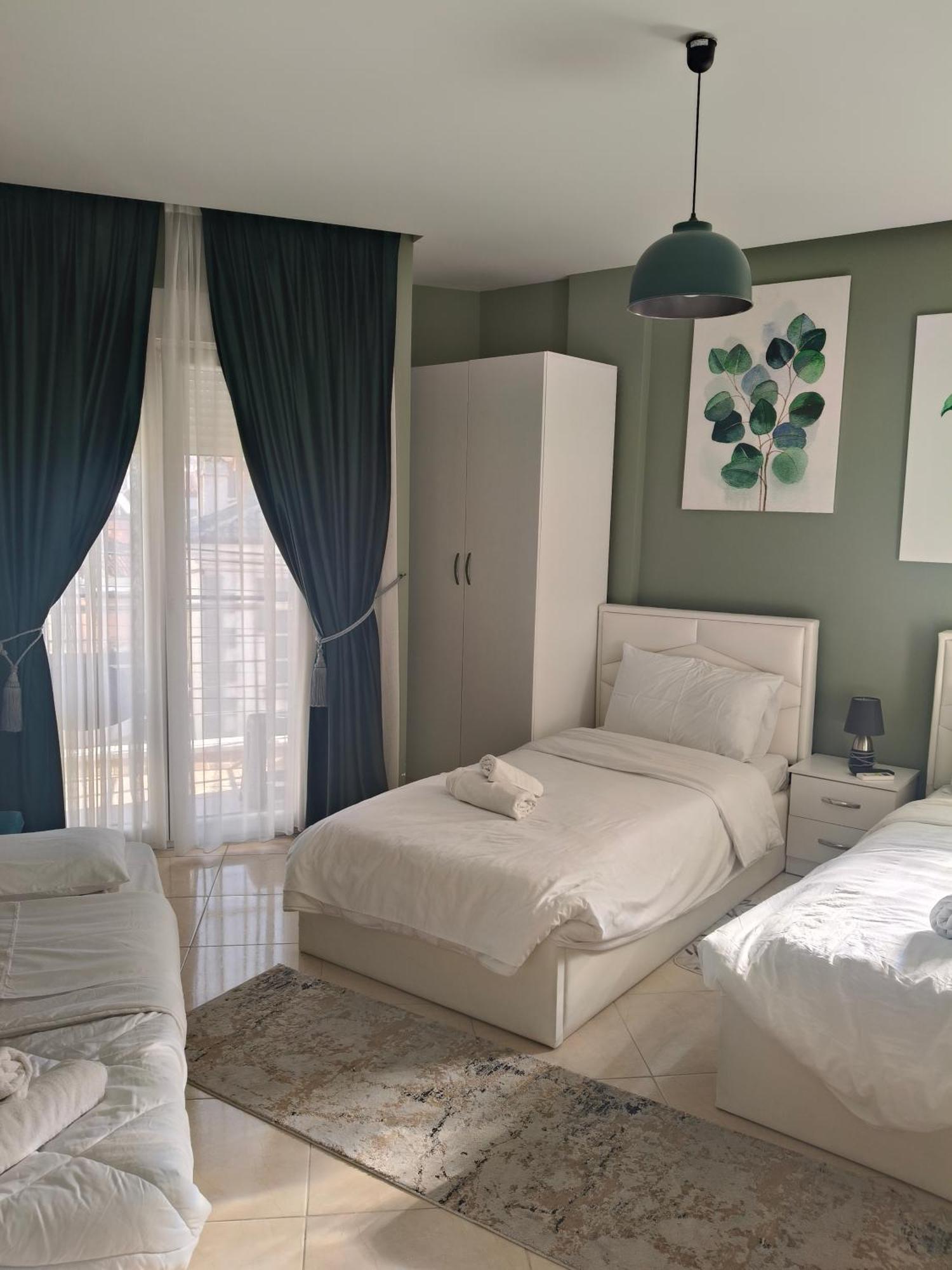 Ajilin Hotel Rooms Korcza Pokój zdjęcie